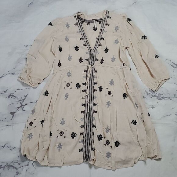 Free People Dresses & Skirts - Free People Beige Gauze Stargazer Embroidered Mini Dress